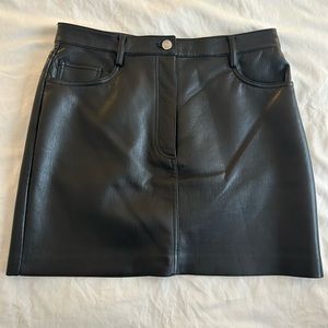 Wilfred Vegan Leather Mini Skirt (Size 8)